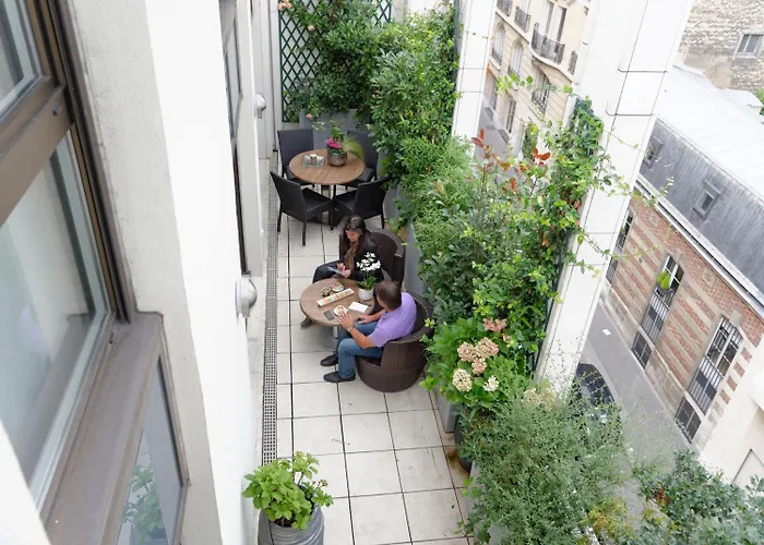 Residence Alma Marceau Parijs